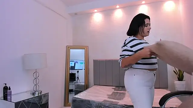 kendall roous online show from September 17, 2025, 7:26 pm