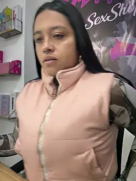 Snapshot of -Mia1 chatting on February 14, 2026, 12:35 pm -Mia1 online show from February 14, 2026, 12:35 pm