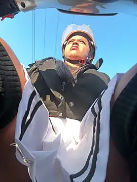 Snapshot of -Mia1 chatting on February 25, 2026, 12:04 pm -Mia1 online show from February 25, 2026, 12:04 pm