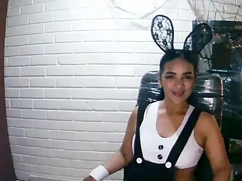 MiiaVelasquez online show from October 30, 2025, 4:03 am