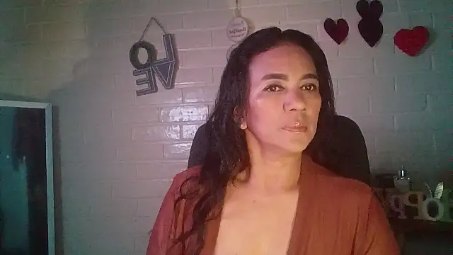 MiiaVelasquez online show from March 28, 2026, 5:07 am