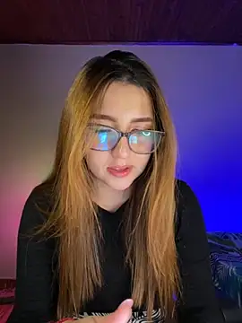 CoraVibes online show from September 18, 2025, 7:38 pm