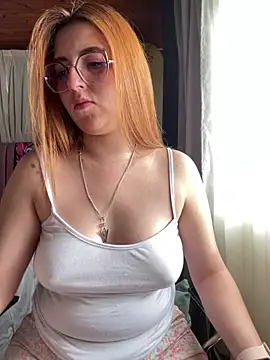 CoraVibes online show from May 21, 2026, 12:12 pm