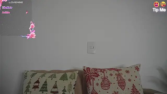 Snapshot of Roxybeautyy chatting on January 13, 2026, 9:47 am Roxybeautyy online show from January 13, 2026, 9:47 am