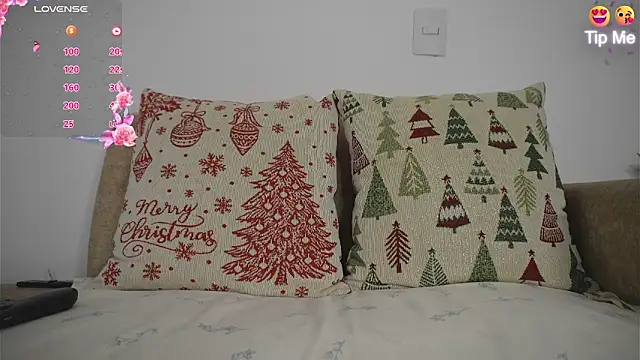 Snapshot of Roxybeautyy chatting on February 9, 2026, 9:35 am Roxybeautyy online show from February 9, 2026, 9:35 am