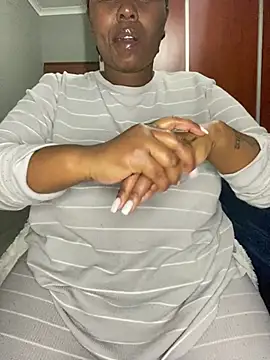 fatpussydallx online show from July 17, 2026, 5:18 pm