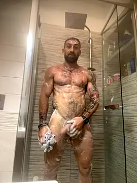 Snapshot of GmGit chatting on October 17, 2025, 8:22 pm GmGit online show from October 17, 2025, 8:22 pm