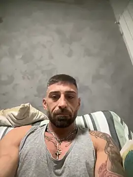 Snapshot of GmGit chatting on October 22, 2025, 2:45 am GmGit online show from October 22, 2025, 2:45 am