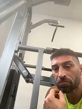 Snapshot of GmGit chatting on October 31, 2025, 7:31 am GmGit online show from October 31, 2025, 7:31 am