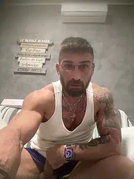 Snapshot of GmGit chatting on November 5, 2025, 3:06 am GmGit online show from November 5, 2025, 3:06 am