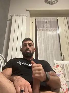 Snapshot of GmGit chatting on November 19, 2025, 5:18 am GmGit online show from November 19, 2025, 5:18 am