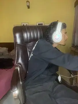 thecatfish online show from November 25, 2025, 5:51 am