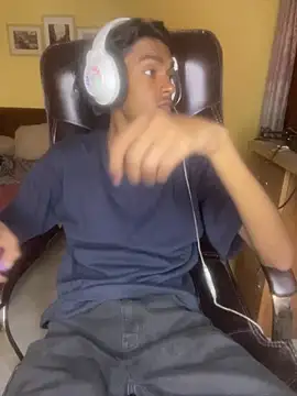 thecatfish online show from November 30, 2025, 7:34 am