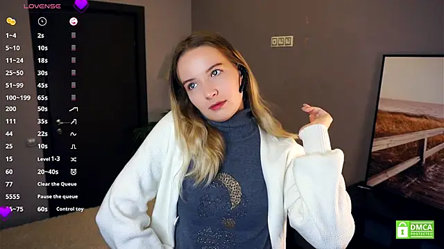 Snapshot of HongTomczak chatting on October 5, 2025, 7:39 am HongTomczak online show from October 5, 2025, 7:39 am