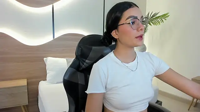 emily tolson online show from December 2, 2025, 7:09 pm