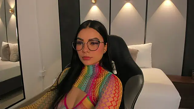 Snapshot of emily_tolson chatting on June 4, 2026, 8:37 pm emily tolson online show from June 4, 2026, 8:37 pm