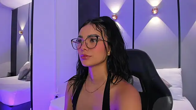 Snapshot of emily_tolson chatting on June 25, 2026, 7:18 pm emily tolson online show from June 25, 2026, 7:18 pm