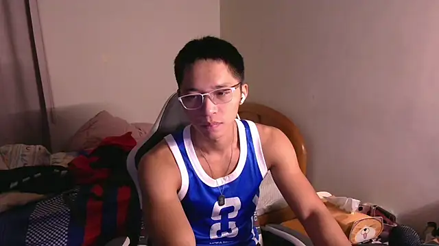 Snapshot of iron0401 chatting on March 7, 2026, 7:00 pm iron0401 online show from March 7, 2026, 7:00 pm