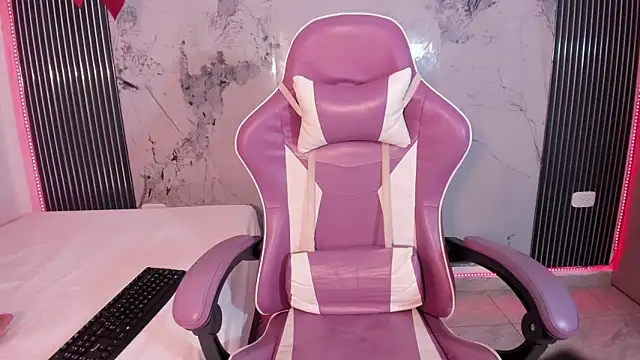 Snapshot of Mia_Duarte1 chatting on February 24, 2026, 8:18 pm Mia Duarte1 online show from February 24, 2026, 8:18 pm