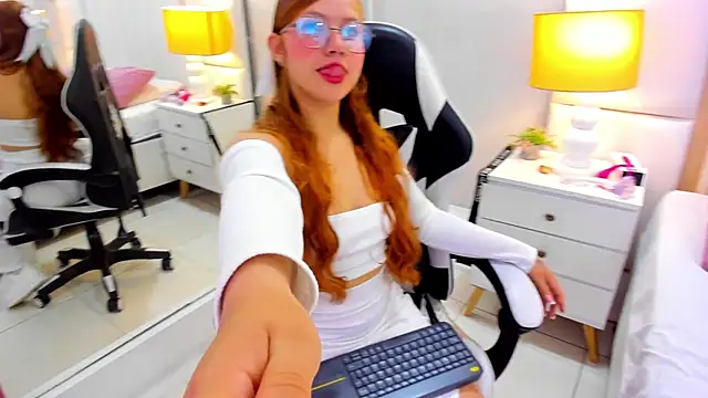 EimmyJones online show from September 24, 2025, 3:32 am