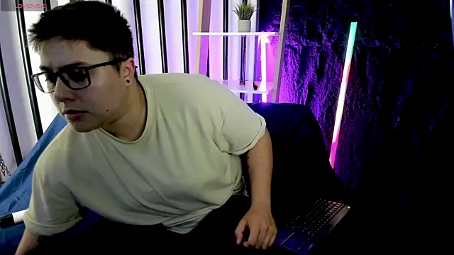 Snapshot of IanGilbert chatting on October 15, 2025, 9:26 pm IanGilbert online show from October 15, 2025, 9:26 pm