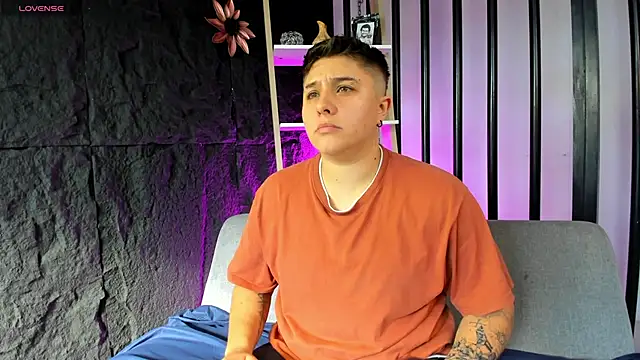 Snapshot of IanGilbert chatting on October 18, 2025, 9:15 pm IanGilbert online show from October 18, 2025, 9:15 pm