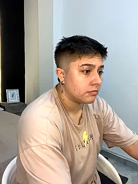 Snapshot of IanGilbert chatting on October 21, 2025, 8:20 pm IanGilbert online show from October 21, 2025, 8:20 pm