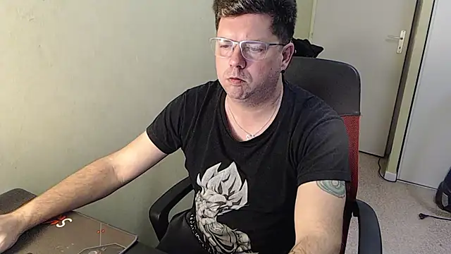 Snapshot of blueandwhite1 chatting on January 28, 2025, 9:19 pm blueandwhite1 online show from January 28, 2025, 9:19 pm