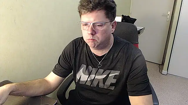 Snapshot of blueandwhite1 chatting on January 31, 2025, 10:10 pm blueandwhite1 online show from January 31, 2025, 10:10 pm