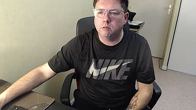 Snapshot of blueandwhite1 chatting on February 1, 2025, 9:19 pm blueandwhite1 online show from February 1, 2025, 9:19 pm