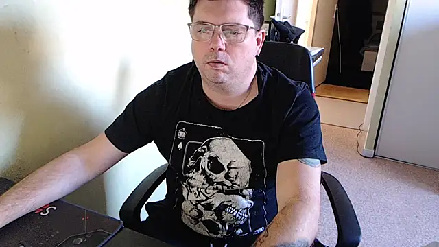 Snapshot of blueandwhite1 chatting on February 2, 2025, 4:00 pm blueandwhite1 online show from February 2, 2025, 4:00 pm