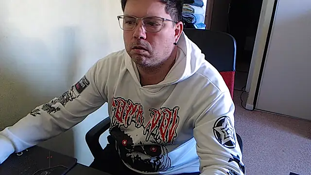 Snapshot of blueandwhite1 chatting on February 5, 2025, 11:23 am blueandwhite1 online show from February 5, 2025, 11:23 am