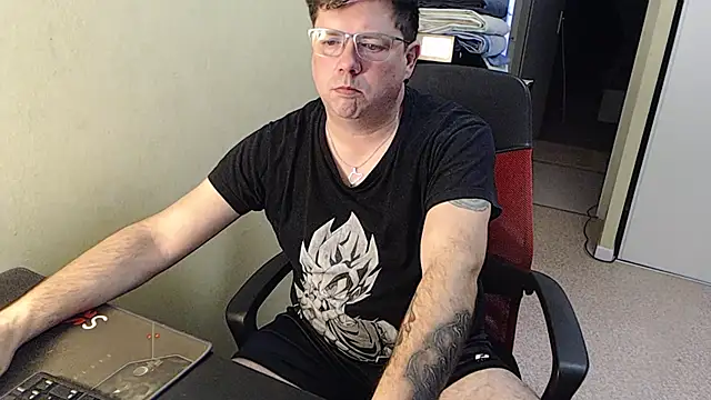 Snapshot of blueandwhite1 chatting on February 7, 2025, 3:52 pm blueandwhite1 online show from February 7, 2025, 3:52 pm