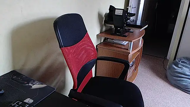 Snapshot of blueandwhite1 chatting on February 21, 2025, 3:32 pm blueandwhite1 online show from February 21, 2025, 3:32 pm