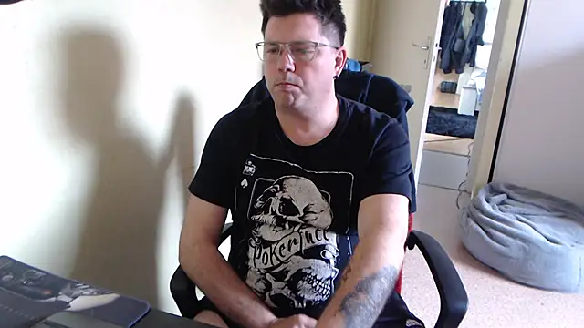 Snapshot of blueandwhite1 chatting on March 12, 2025, 3:40 pm blueandwhite1 online show from March 12, 2025, 3:40 pm