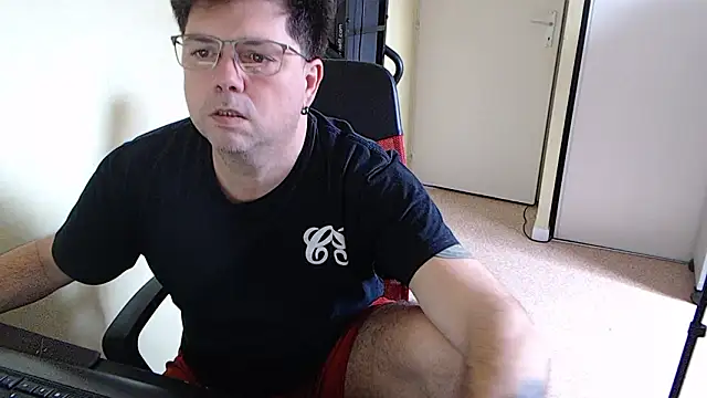 Snapshot of blueandwhite1 chatting on February 1, 2026, 10:58 am blueandwhite1 online show from February 1, 2026, 10:58 am