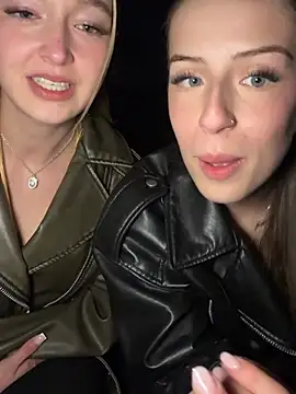 Snapshot of lisapeperoni chatting on March 6, 2026, 6:59 pm lisapeperoni online show from March 6, 2026, 6:59 pm