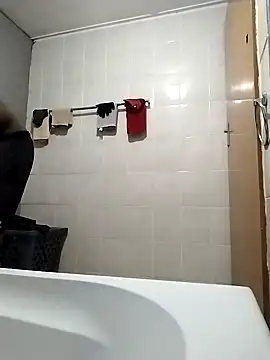 BlackGoldenDck online show from November 18, 2025, 8:24 pm