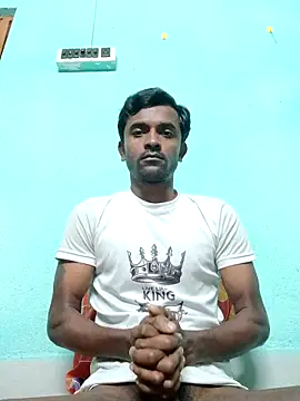 Snapshot of ShinuRoy chatting on December 18, 2025, 11:44 pm ShinuRoy online show from December 18, 2025, 11:44 pm