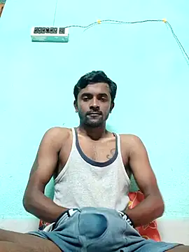 Snapshot of ShinuRoy chatting on December 21, 2025, 12:07 am ShinuRoy online show from December 21, 2025, 12:07 am