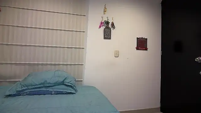 sasha jonne online show from November 12, 2025, 2:45 am