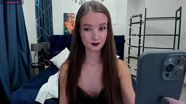 Snapshot of LoraSunnyy chatting on October 14, 2025, 8:15 am LoraSunnyy online show from October 14, 2025, 8:15 am