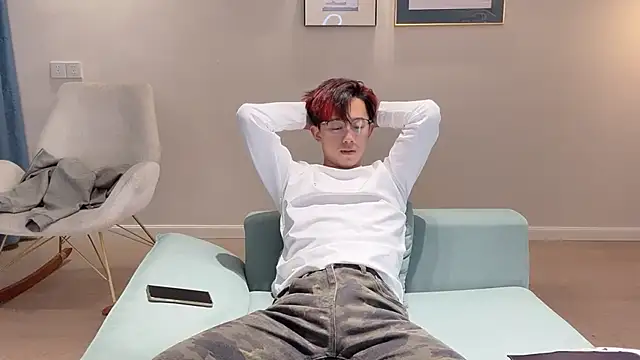 STxuguanhan online show from October 14, 2025, 5:52 am