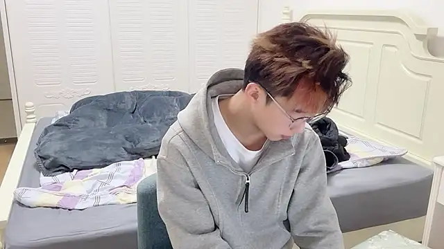 STxuguanhan online show from November 25, 2025, 9:42 am