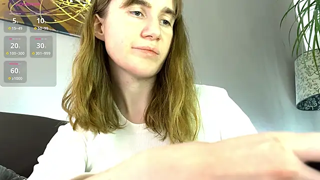 velina   online show from October 12, 2025, 6:01 am