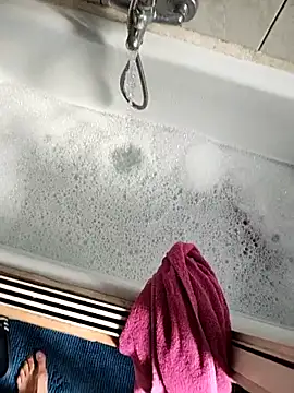 Ericketaurore online show from September 16, 2025, 9:43 am