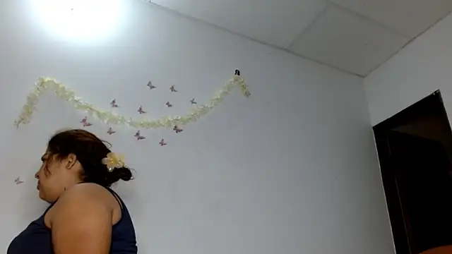 69smallstar online show from October 30, 2025, 8:27 am