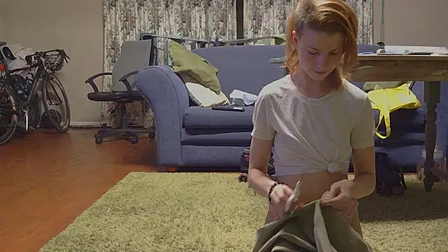 Snapshot of Rupoles chatting on October 14, 2025, 12:06 pm Rupoles online show from October 14, 2025, 12:06 pm