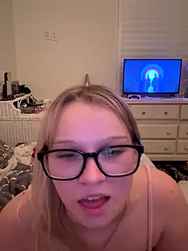 Snapshot of xoxokayy18 chatting on October 7, 2025, 6:10 am xoxokayy18 online show from October 7, 2025, 6:10 am