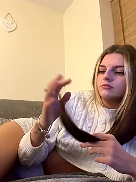 Summer21k online show from November 28, 2025, 10:45 pm